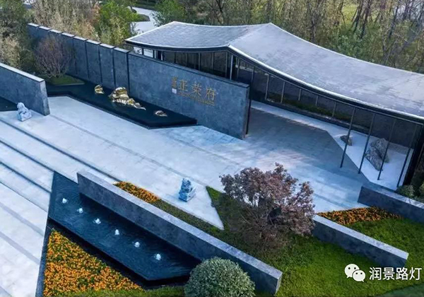 润景照明：庭院灯的主要构成部件有哪些？