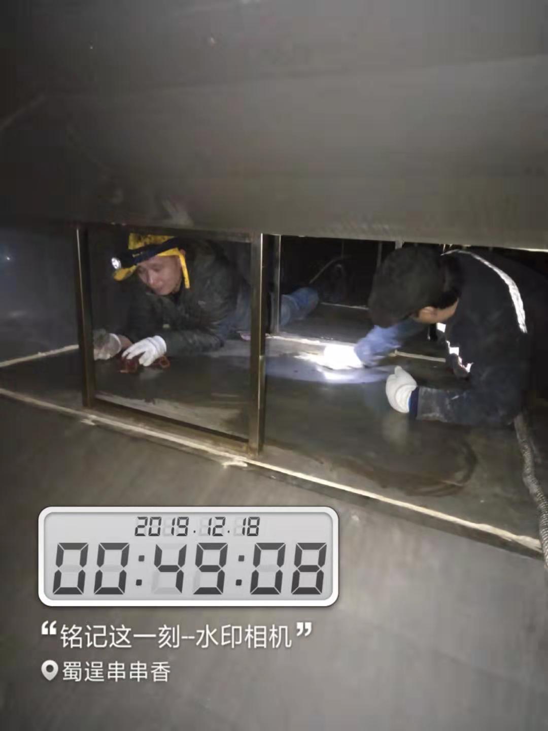 供应西安油烟道清洗、维修管道漏油、排风不利