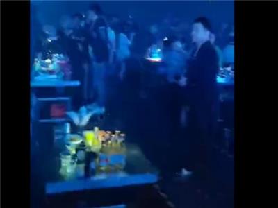 耶女神,大型酒吧专卖场