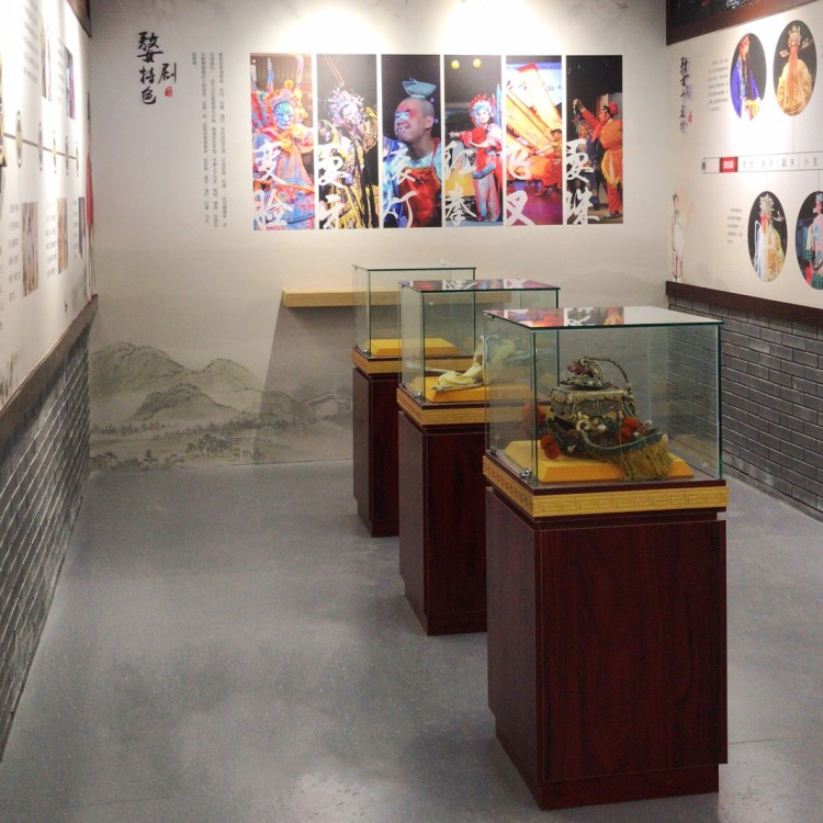 鋼結構木紋金屬展柜定制-熱轉印工藝博物館展柜廠原始圖片2