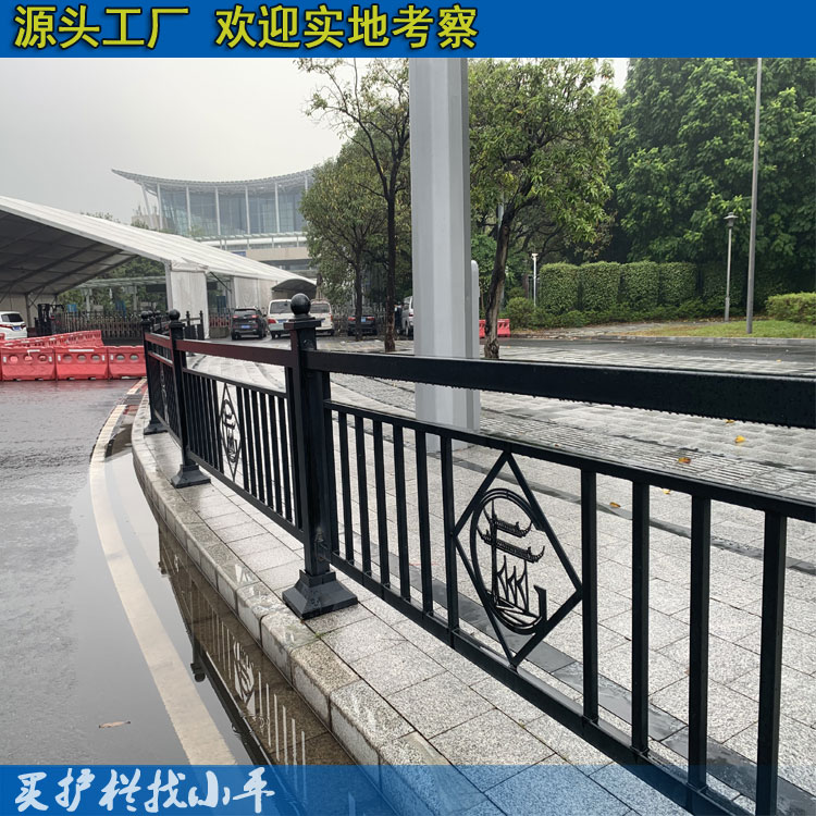 從化道路綠化帶護(hù)欄 交通馬路隔離護(hù)欄廠家 佛山護(hù)欄廠