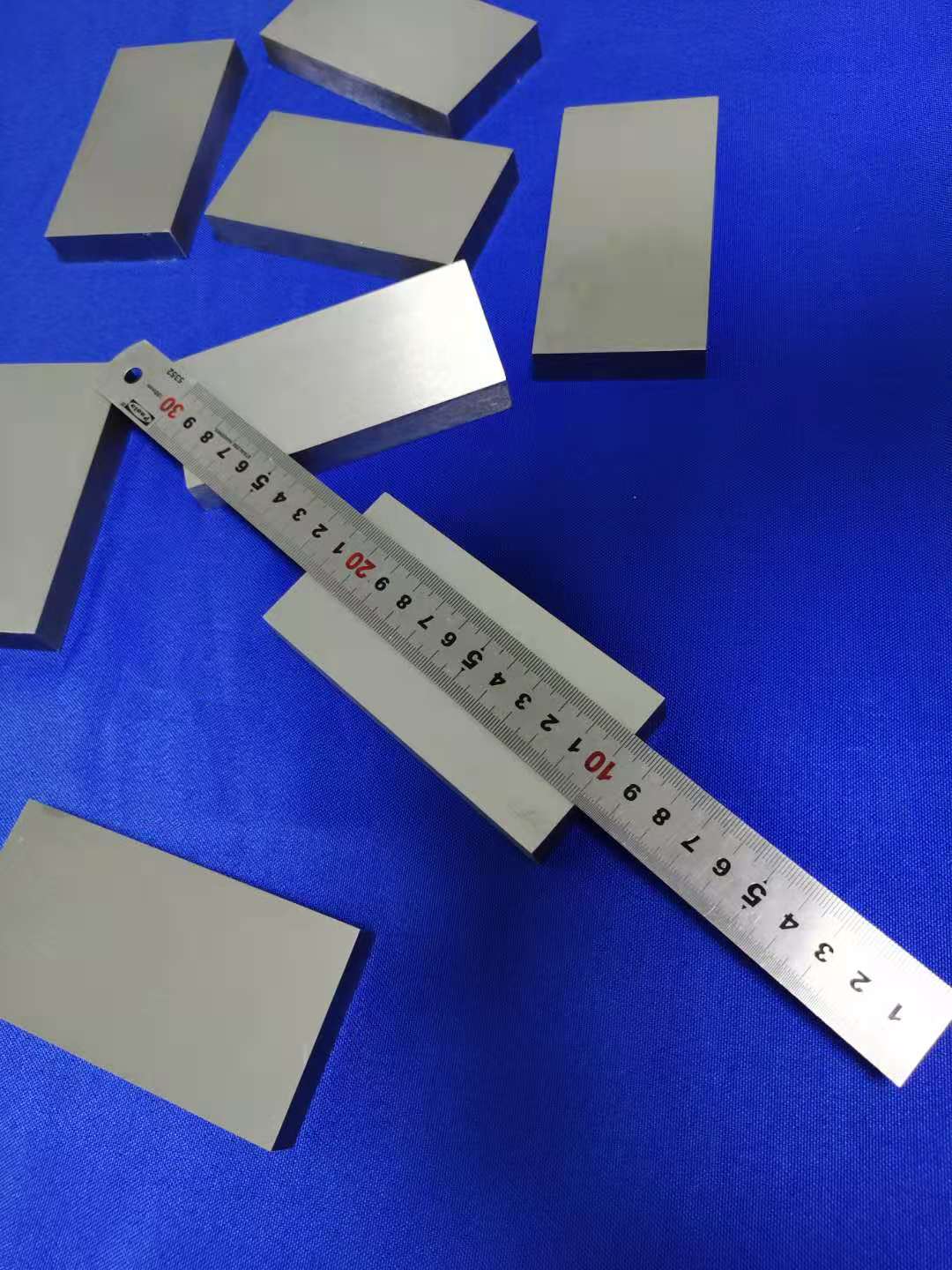 北京高熵合金生產(chǎn)廠家，專業(yè)提供高熵合金錠材，成份均勻，