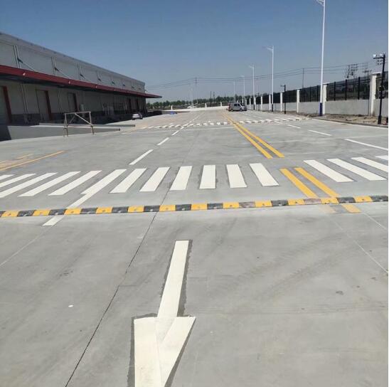 天津耐磨停車線＿工廠道路畫線＿熱熔標線＿學校停車場劃線