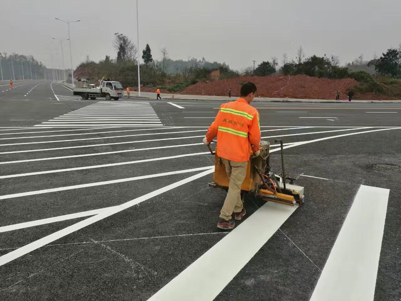 重庆公路划线 马路标线涂料 道路施工队伍公司