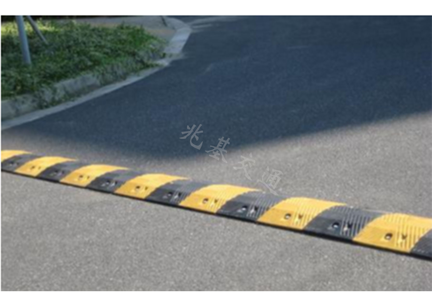重慶道路減速帶施工 高速路口減速帶重慶有限公司