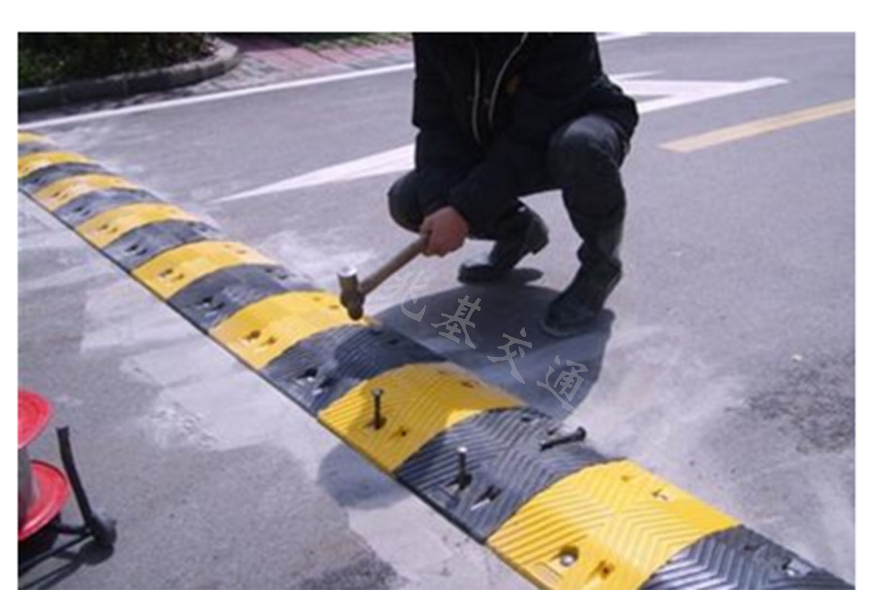 重慶道路減速帶施工 高速路口減速帶重慶有限公司