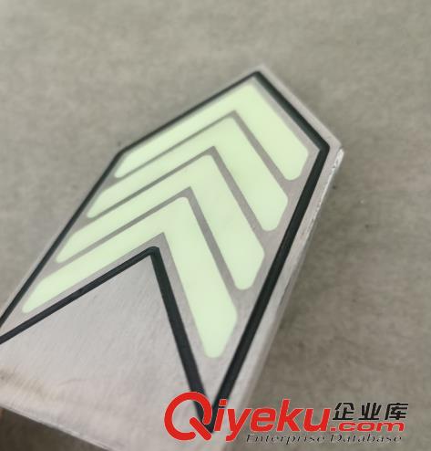 供應杭州地鐵自發光不銹鋼小箭頭，樓梯踏步自發光導向標識原始圖片2