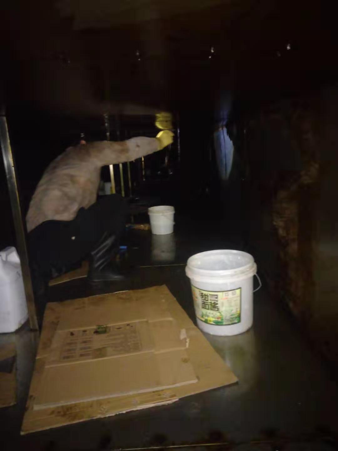 供應(yīng)飯店餐廳廚房油煙管道清洗電話原始圖片3