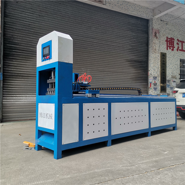 全自動(dòng)數(shù)控沖床不銹鋼圓管防盜網(wǎng)鋁合金鋅鋼護(hù)欄貨架沖孔機(jī)原始圖片2