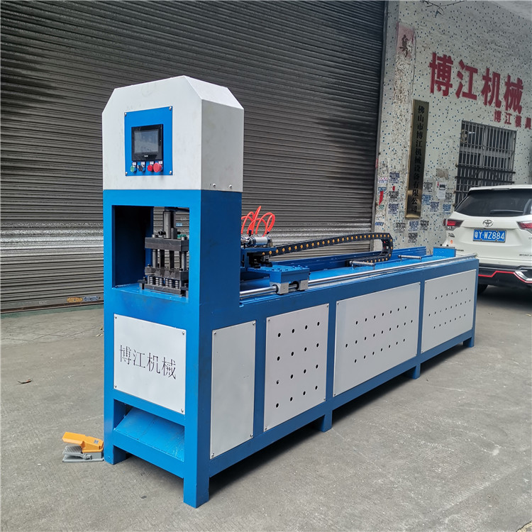 不銹鋼防盜網(wǎng)沖孔機(jī)鋁合金方管貨架液壓全自動(dòng)角鋼角鐵數(shù)控沖孔機(jī)原始圖片3