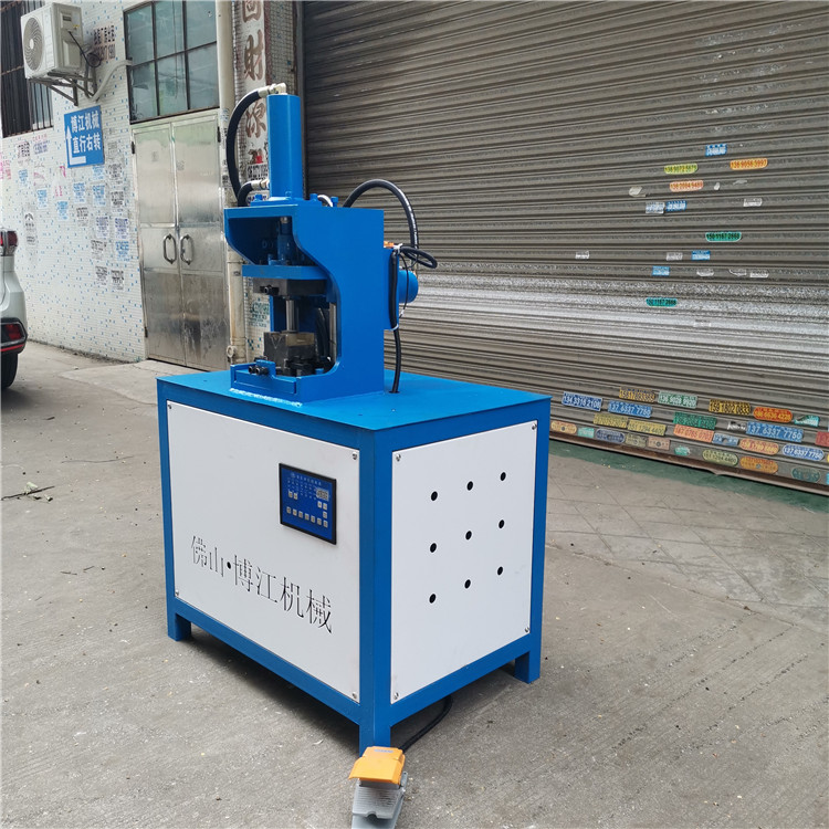 不銹鋼方管沖角機 方管90度切角機 鐵方管切45度一次成型機