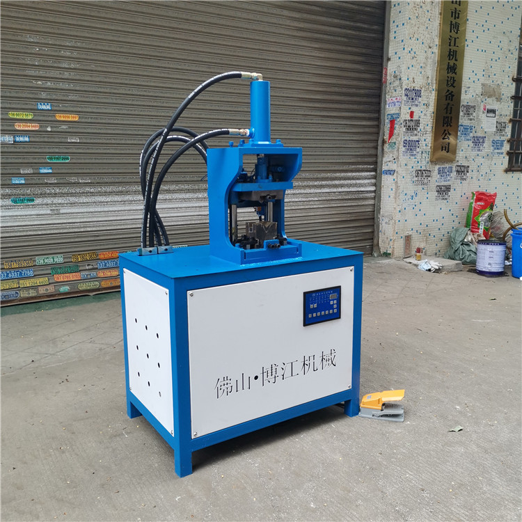 不銹鋼方管沖角機 方管90度切角機 鐵方管切45度一次成型機