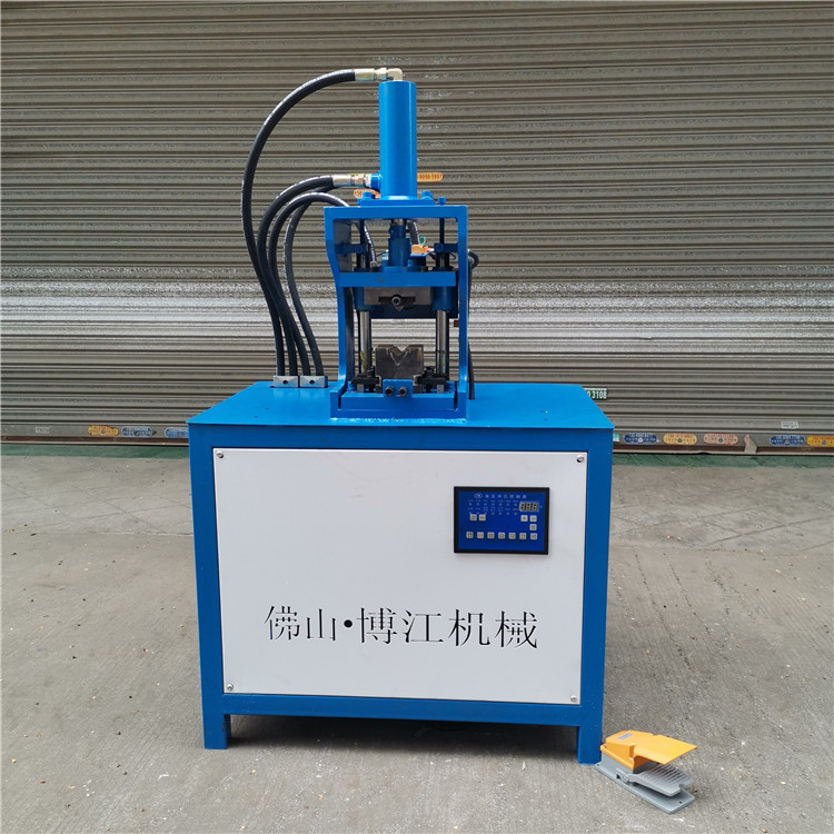 鋁合金門窗切角機方管一次成型沖角機快速折合90度直角機原始圖片2