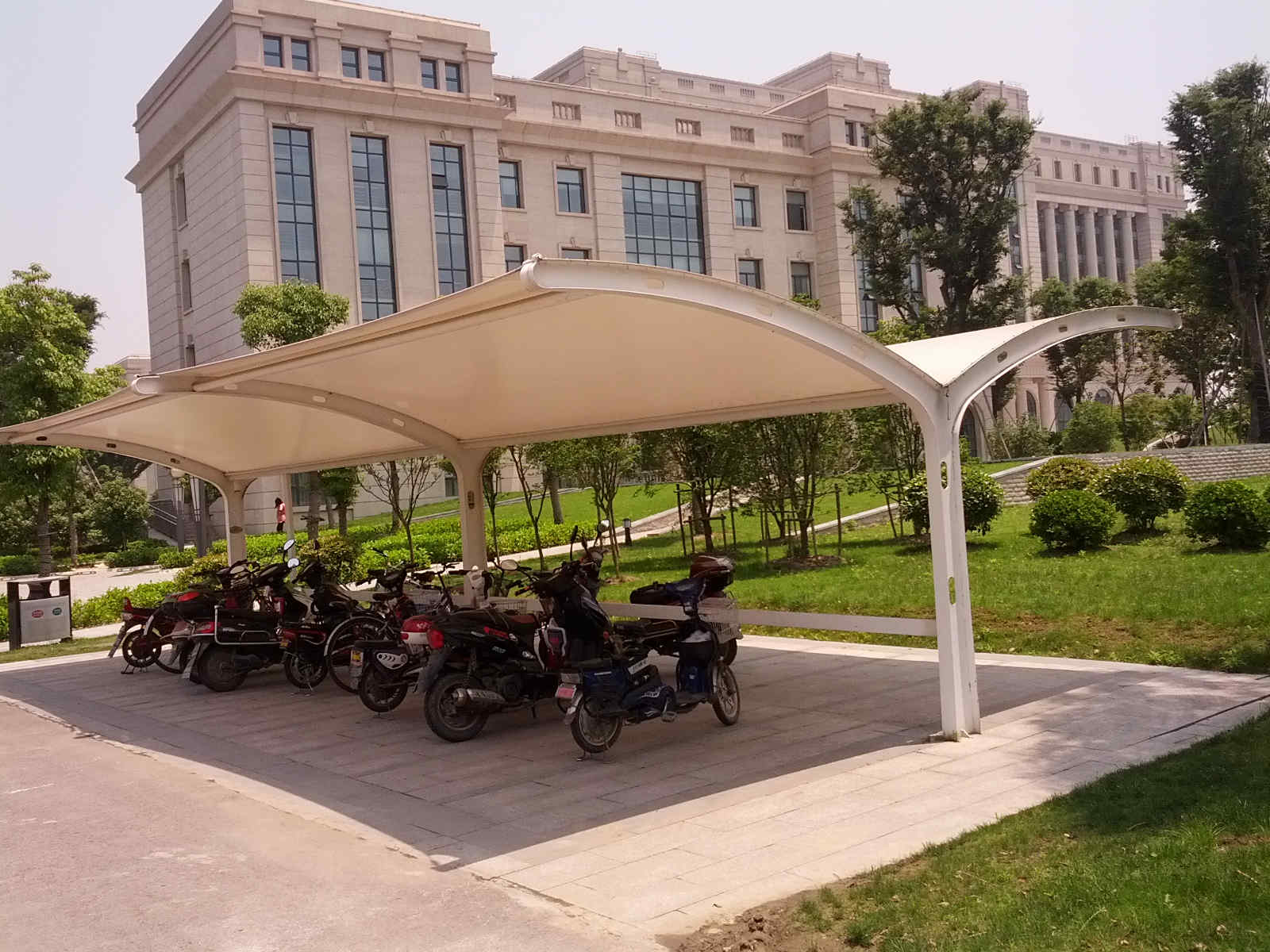 銅仁膜結(jié)構(gòu)景觀膜結(jié)構(gòu)_膜結(jié)構(gòu)車棚_自行車棚膜結(jié)構(gòu)原始圖片3