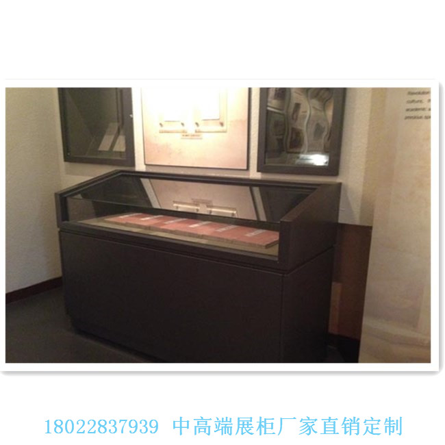 紀念館展柜廠家供應(yīng)液壓掀起坡面文物展示柜