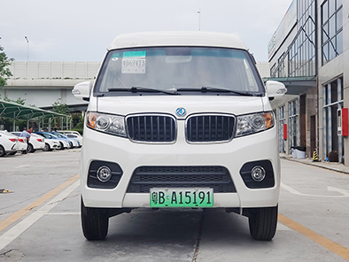 深圳市新能源電動(dòng)面包車