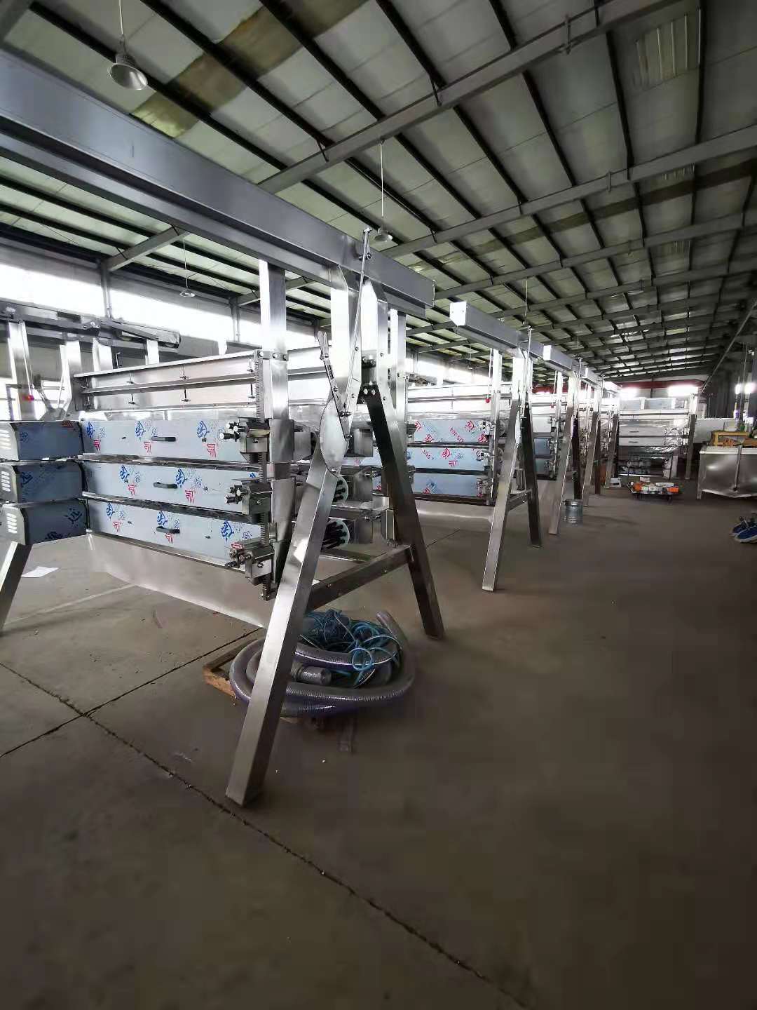 廠家直銷雞鴨屠宰設備，成套屠宰設備減少人工