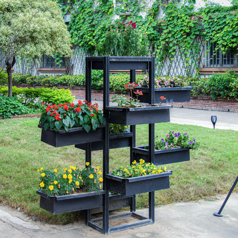 Hanging Garden with solar power