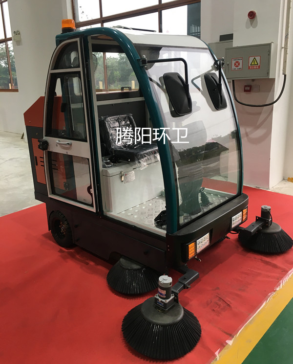 環衛電動掃地車的優勢特點