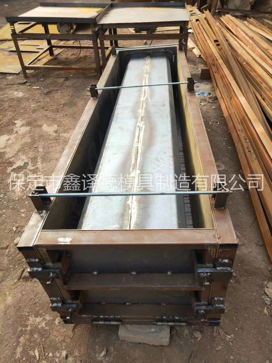 供應(yīng)鑫譯德槽式電纜線槽模具采購加工，槽式電纜線槽模具來圖定制